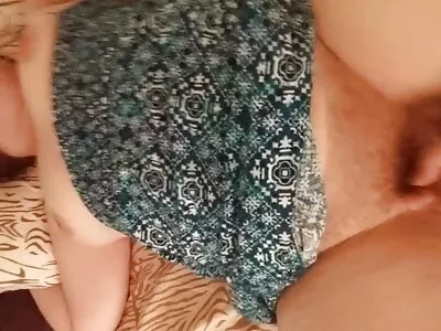 Stijlvolle huisvrouw Alexis Fawx amateur sexfilms wordt uitgebeend in de keuken