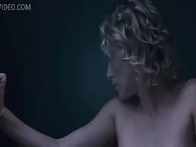 Blonde vrouw kreeg een cadeau van minnaar sexfilmpjes amateur