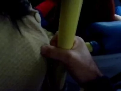 Blonde brutale meid Jordan Maxx wordt geneukt in het busje amateur seksfilm