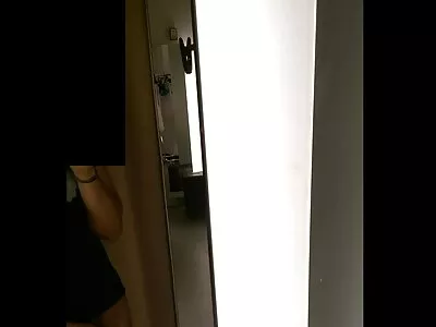 Juggy hoer Alexis Zara krijgt haar getrimde kutje geneukt in POV ameteur sexfilm