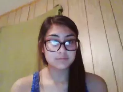 Serena Santos wordt amateur seksfilm in haar vlezige poesje geboord