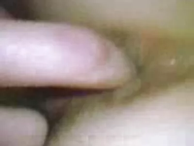 Vrouw in uniform wil amateur sexfilmpjes geneukt worden