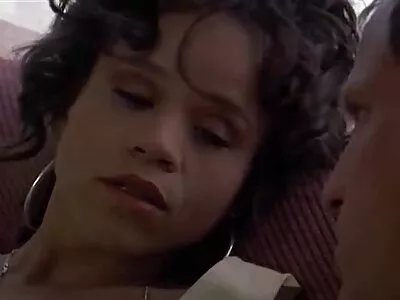 Petite babe zuigt amateur porn movie en berijdt lul