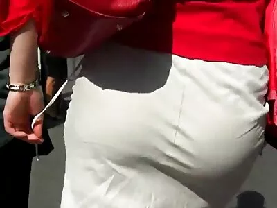 Slanke blondine verleidde de minnaar van haar beste amateur sex movie vriend