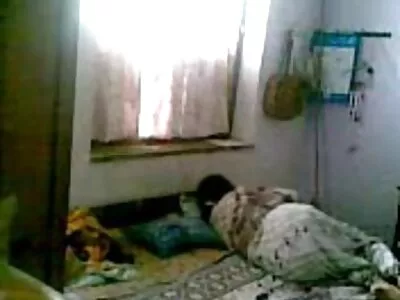 Zwarte babe zuigt graag witte pikken gay amateur film