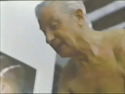 Donkerharige konijntje Eliza amateur sex cinema Ibarra zuigt en neukt enorme dong