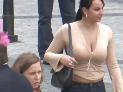 Geile schoolmeisjes neuken hun leraar amateur anal sex movie