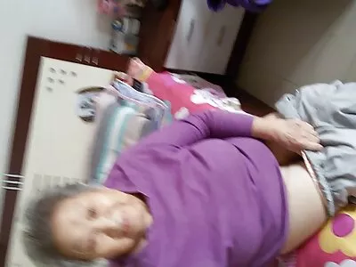 Rondborstige Russische MILF wordt geneukt amateur sexfilmpjes onder de douche