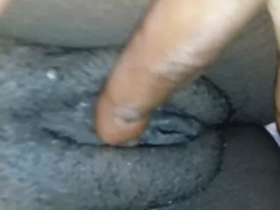 Kyle neukt drie kinky movie amateur porn teven op de bank
