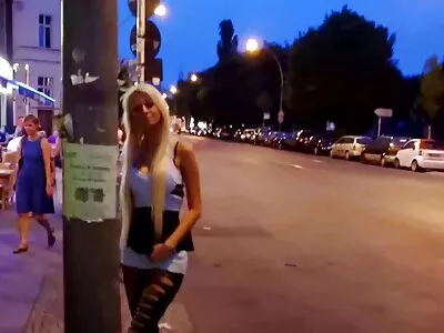 Geboezemde cougar neukt stiefzoon terwijl manlief aan het werk is amateur movie xxx