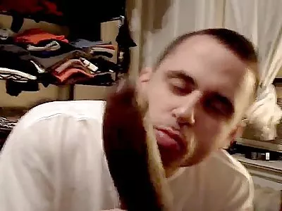 Makkelijke meid amateur sexfilmpjes zuigt en neukt Derrick's lul in POV