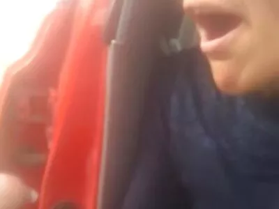 Schattige tiener heeft haar eerste amateur neukfilms trio